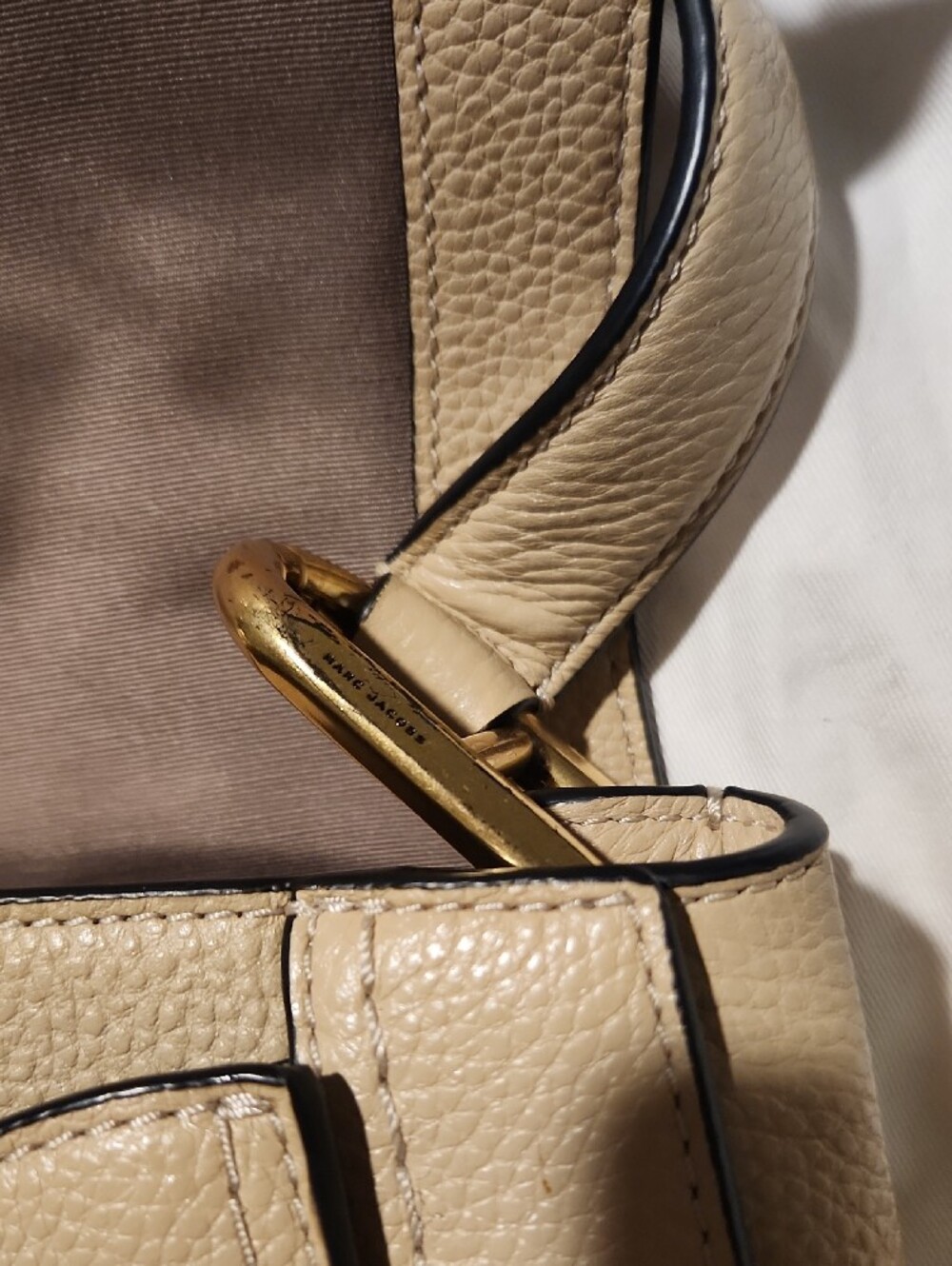 Marc Jacobs Neutral Beige Pebbled Leather Saddle Bag - Picture 5 of 10